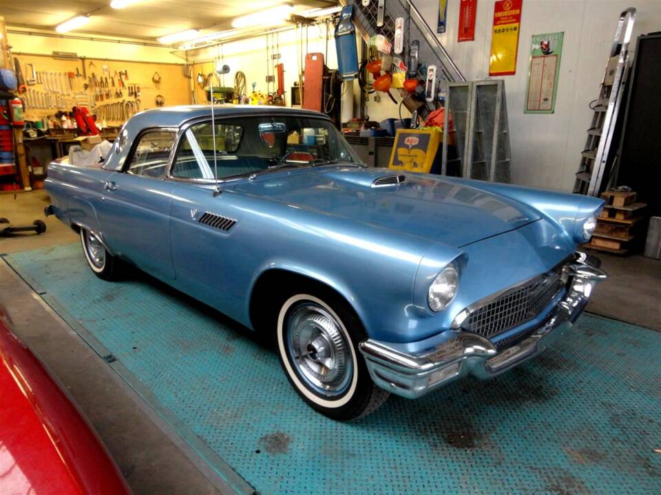 Afbeelding 48/49 van Ford Thunderbird (1955)