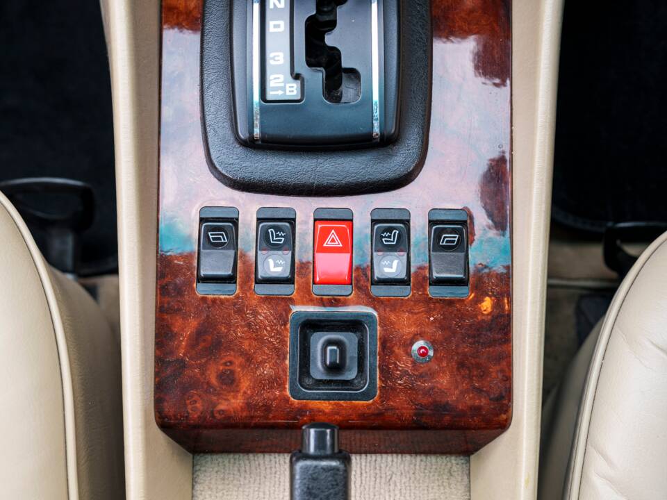 Imagen 23/28 de Mercedes-Benz 380 SL (1985)