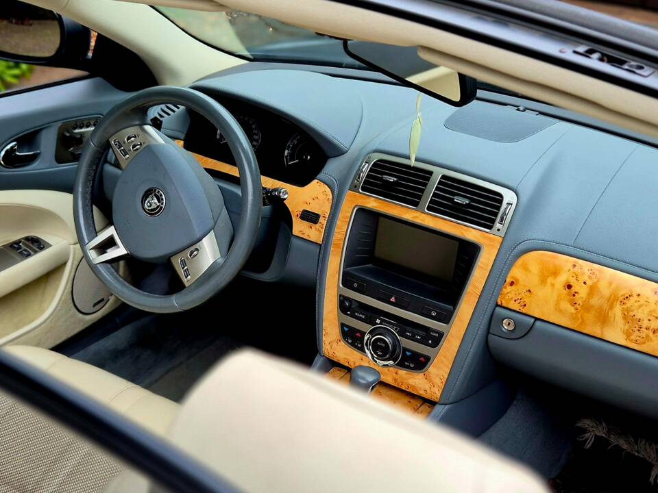Image 7/10 of Jaguar XK 4.2 (2007)