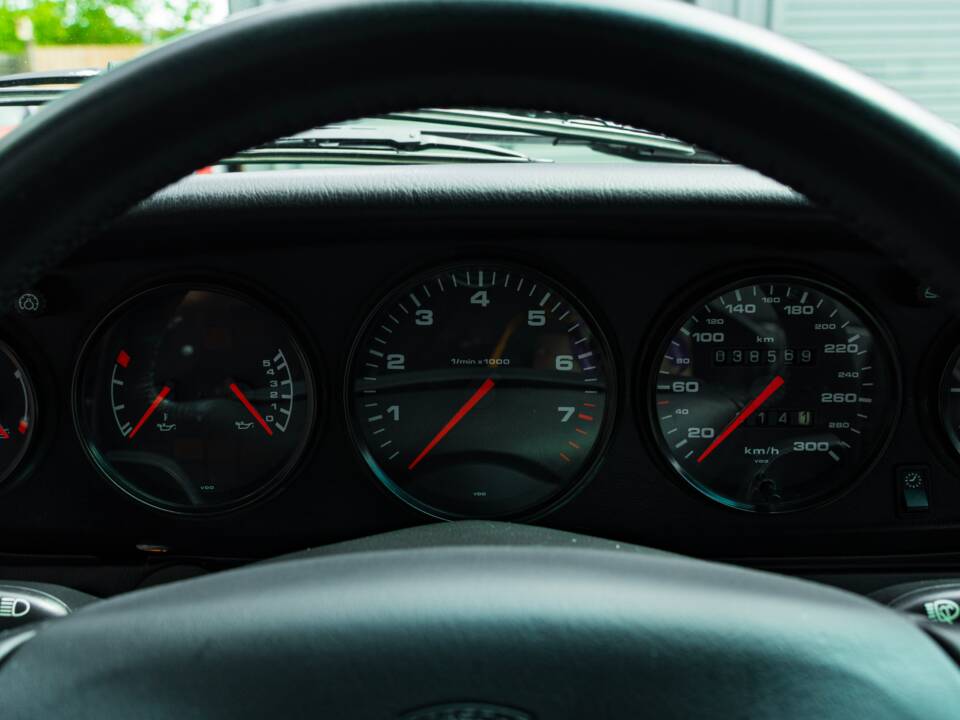 Bild 37/58 von Porsche 911 Carrera 4S (1996)