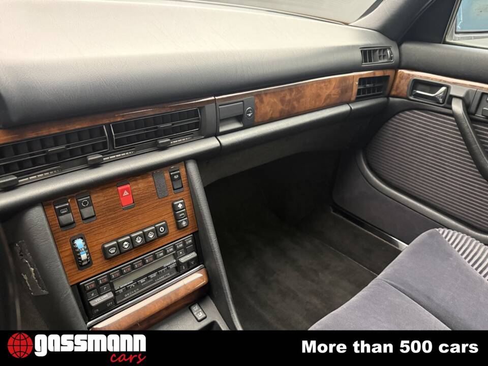 Bild 13/15 von Mercedes-Benz 560 SEL (1990)
