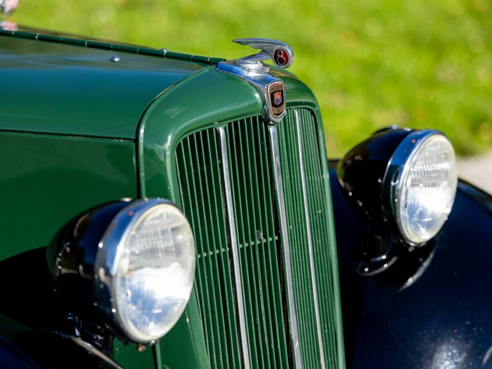 Image 32/50 of Morris Eight (1937)