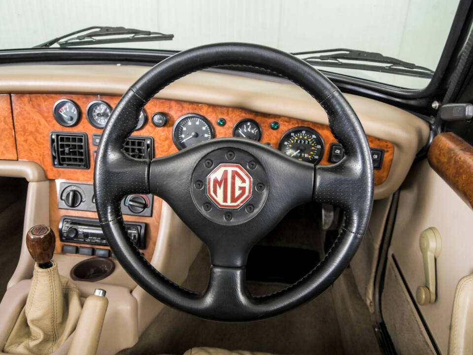 Bild 8/50 von MG RV8 (1993)