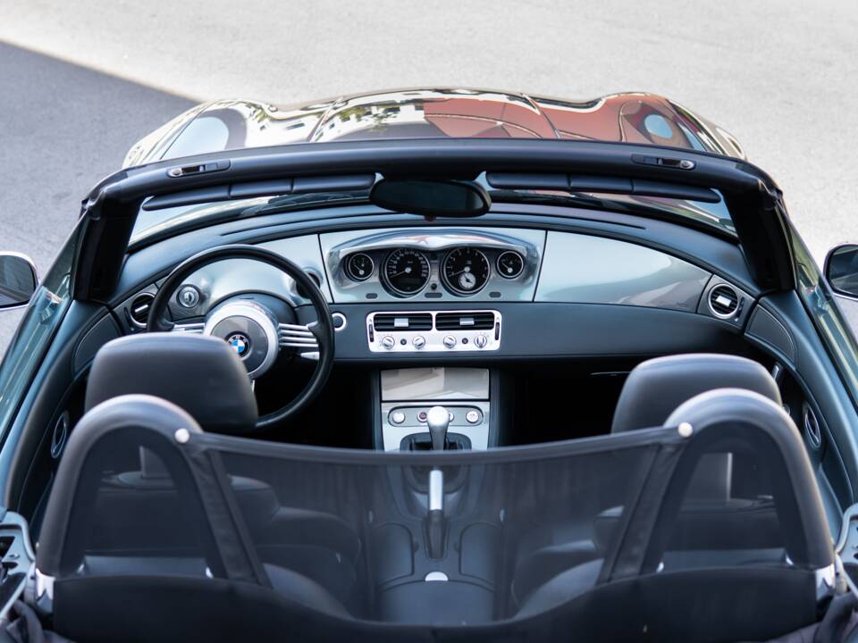 Image 22/32 of BMW Z8 (2001)
