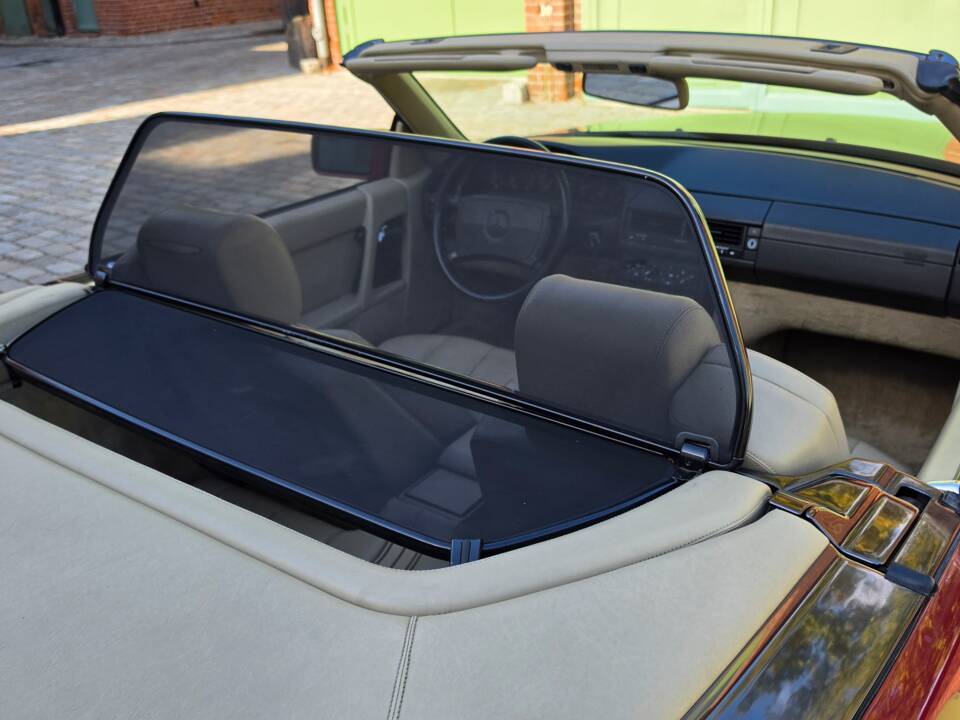 Image 22/100 of Mercedes-Benz 300 SL-24 (1991)