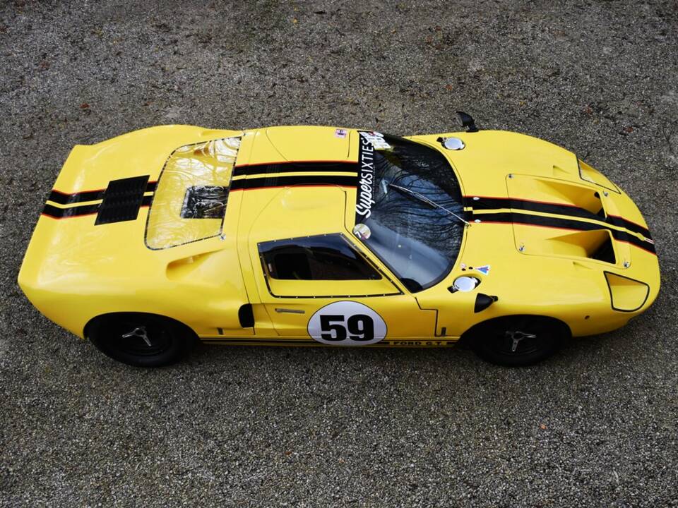 Image 7/31 of Ford GT40 (1965)