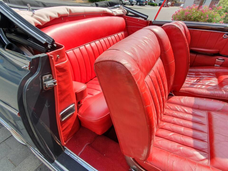 Bild 52/73 von Mercedes-Benz 220 S Cabriolet (1957)