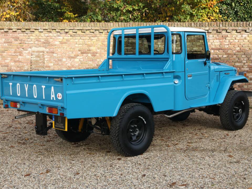 Bild 43/50 von Toyota Land Cruiser BJ 45 (1982)
