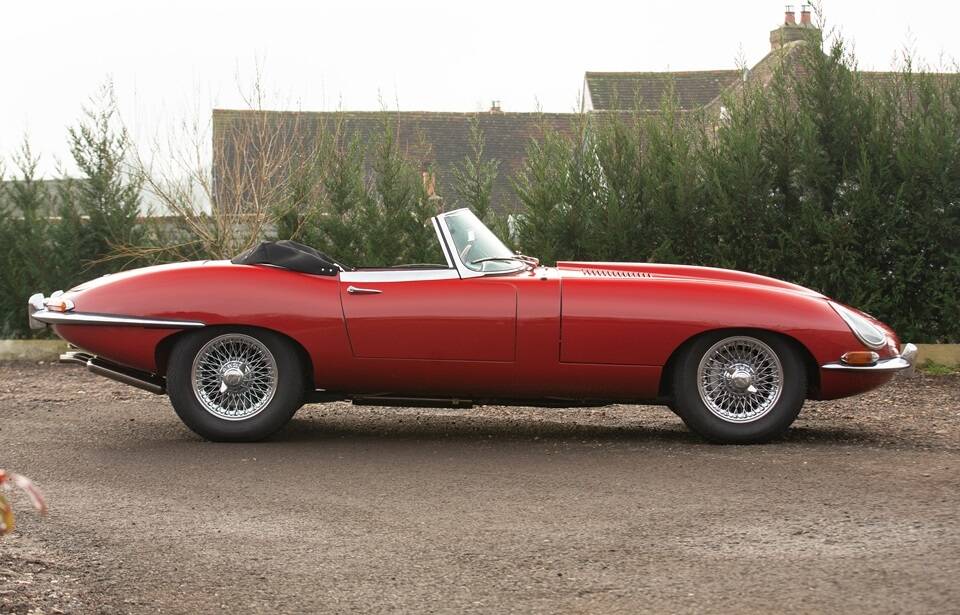 Image 2/50 of Jaguar E-Type 3.8 Flat Floor (1961)