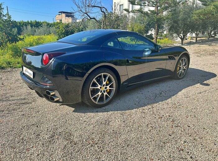 Bild 5/7 von Ferrari California (2010)