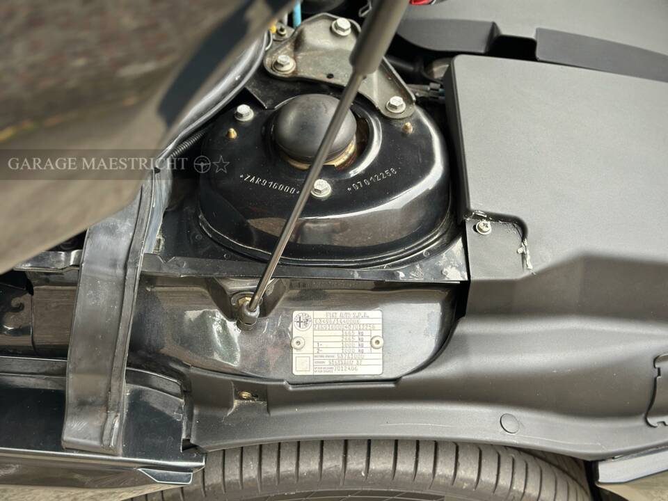 Image 36/59 of Alfa Romeo Spider 2.0 JTS (2003)