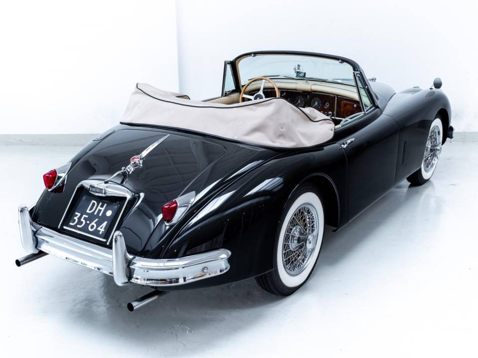 Image 36/36 of Jaguar XK 150 DHC (1957)