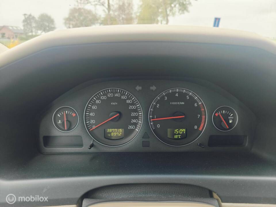 Imagen 18/40 de Volvo V 70 2.4 (2005)