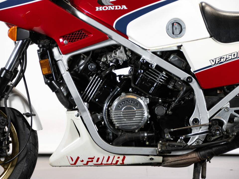 Immagine 17/50 di Honda VF 750 (1983)