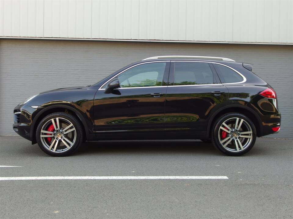 Bild 6/98 von Porsche Cayenne Turbo (2010)