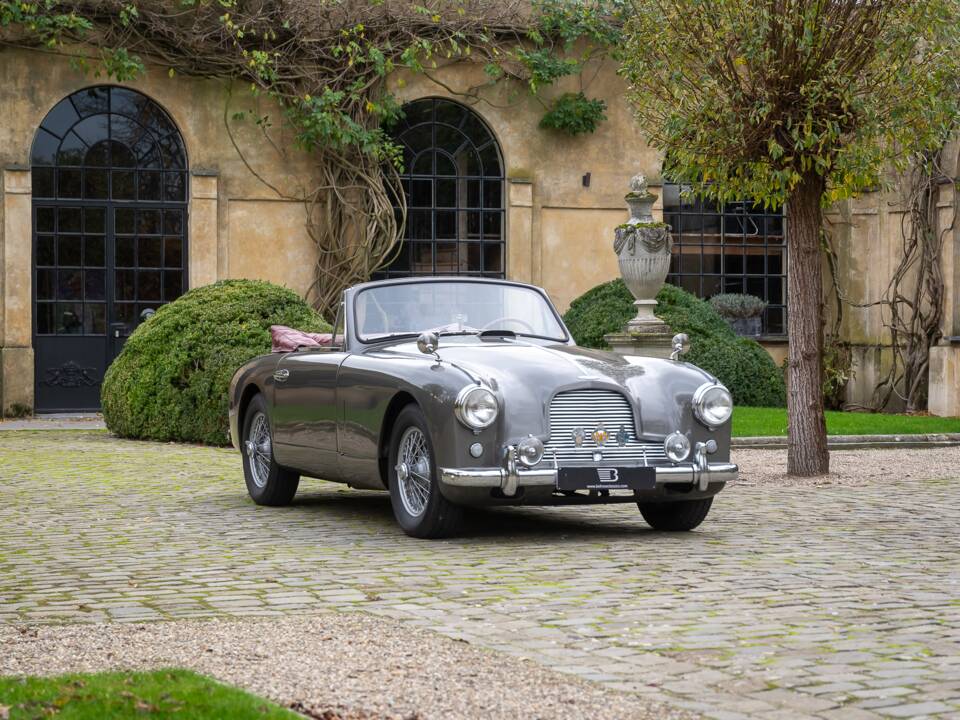 Afbeelding 15/29 van Aston Martin DB 2&#x2F;4 Mk II DHC (1956)