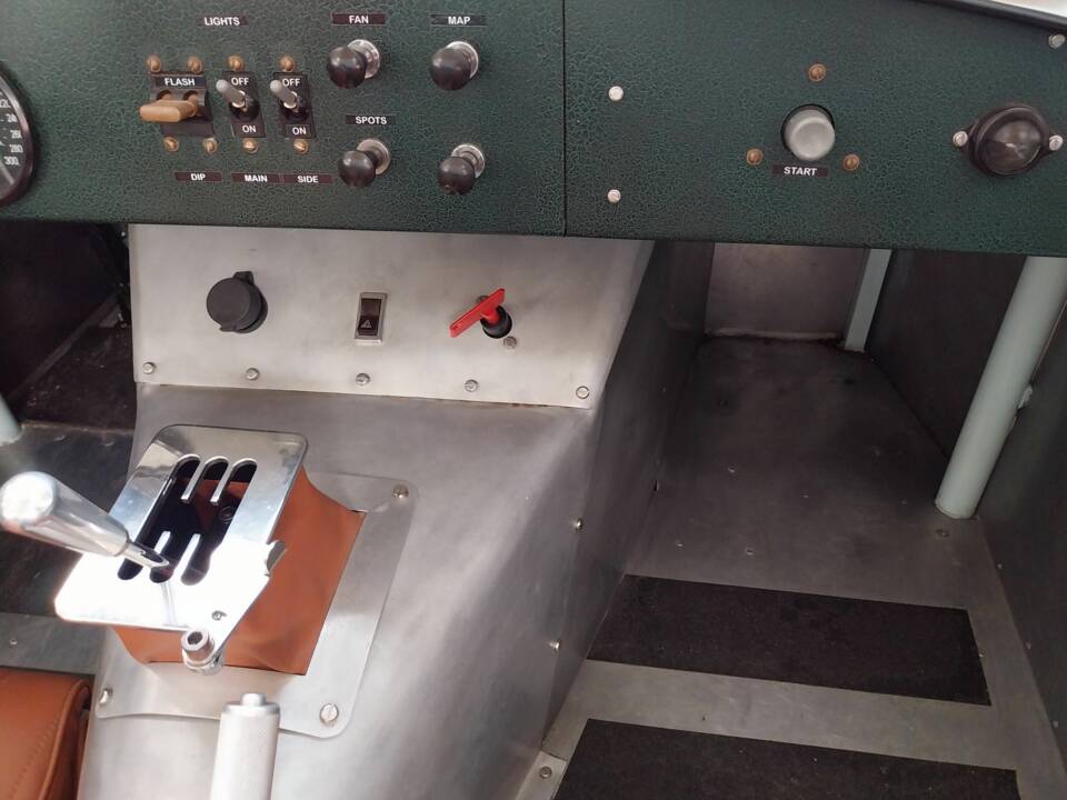 Image 38/65 de Aston Martin DBR1 (2018)