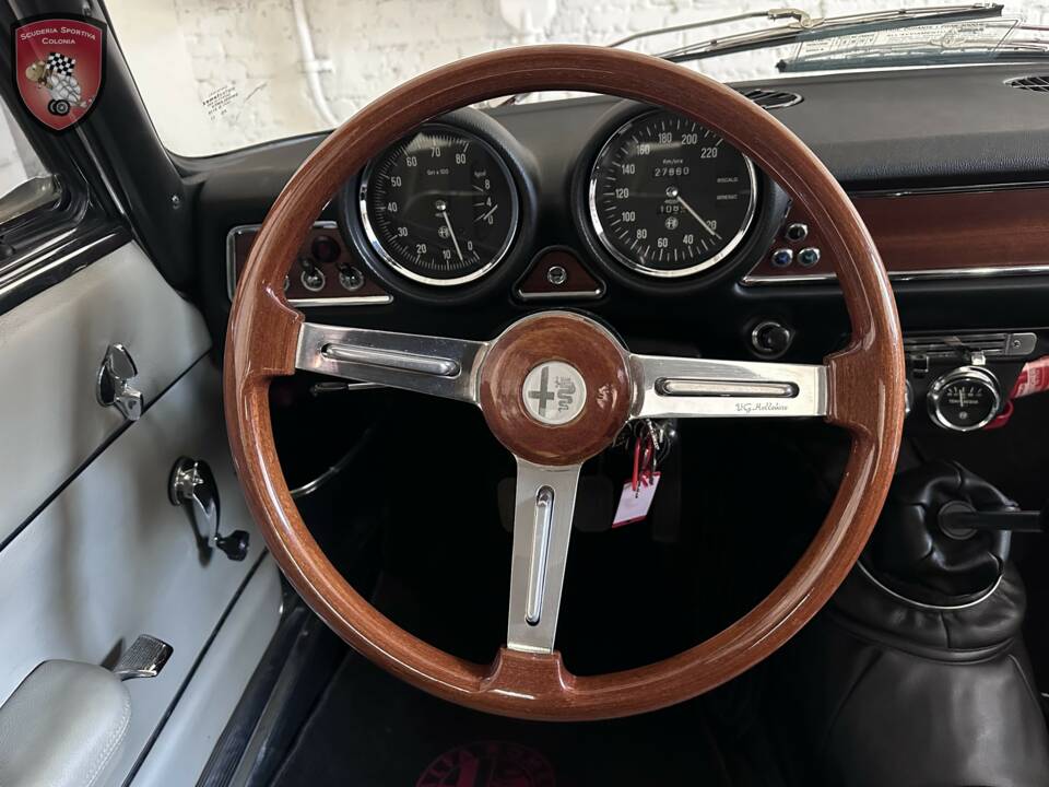 Bild 36/63 von Alfa Romeo Giulia 1300 GT Junior (1973)