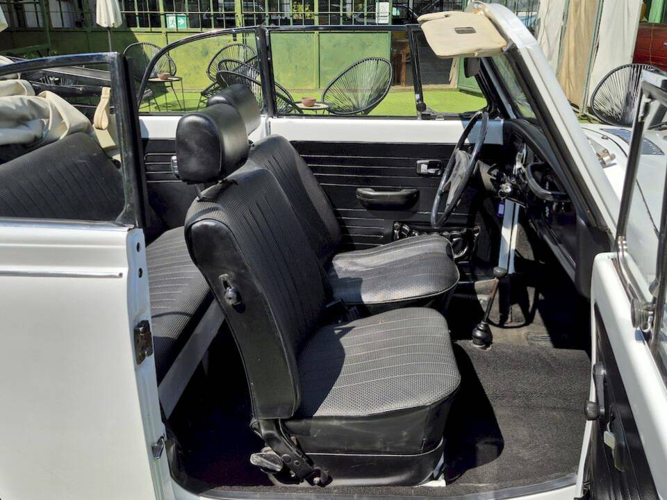 Image 40/73 of Volkswagen Beetle 1300 (1972)