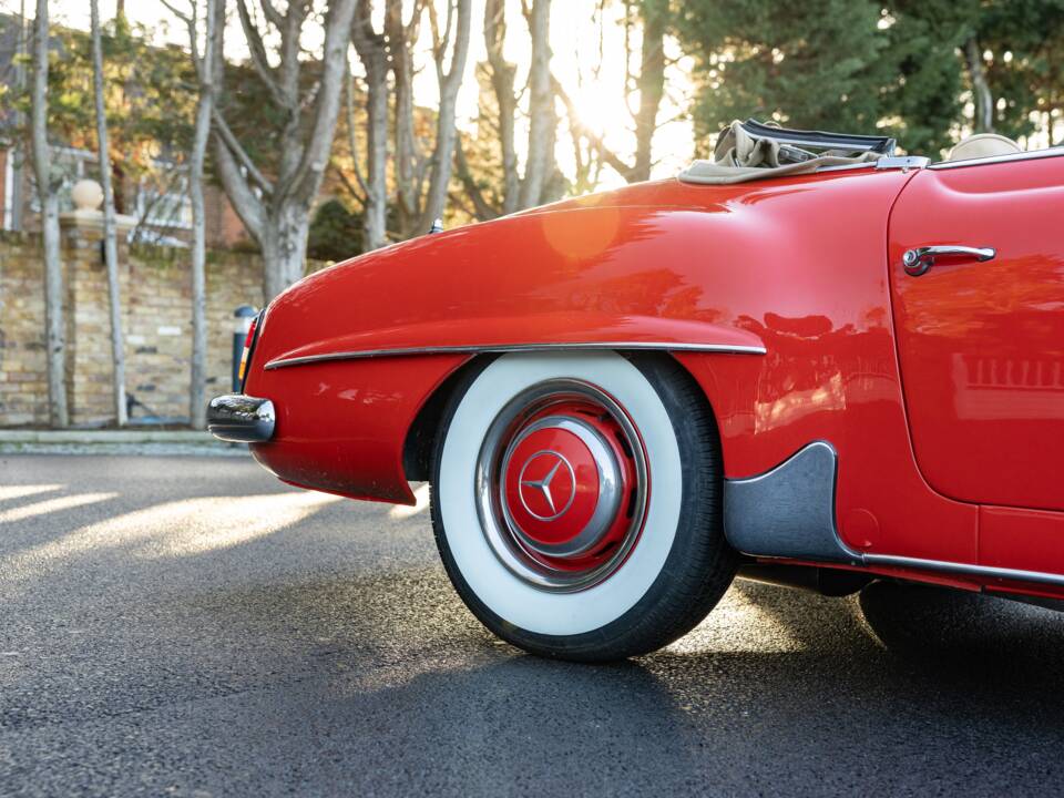 Image 17/43 of Mercedes-Benz 190 SL (1959)