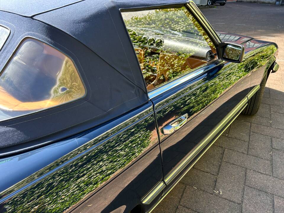 Image 9/50 of Mercedes-Benz 380 SL (1983)