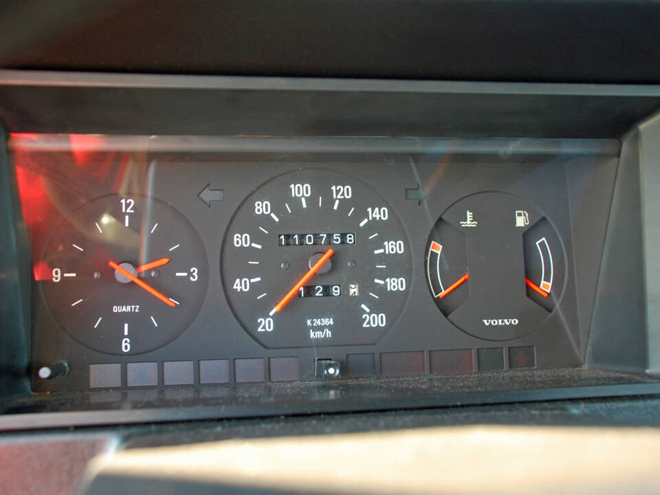 Image 20/45 of Volvo 245 GL (1991)