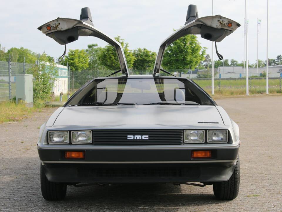 Image 12/92 of DeLorean DMC-12 (1982)