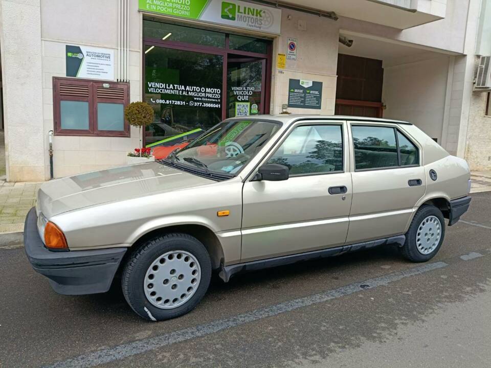 Immagine 18/50 di Alfa Romeo 33 - 1.3 S (1989)