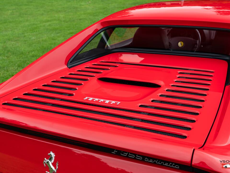 Bild 26/53 von Ferrari F 355 Berlinetta (1996)