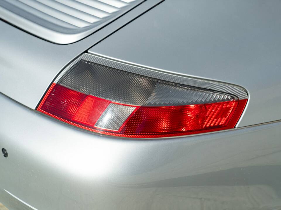 Image 20/50 of Porsche 911 Carrera 4 (1999)