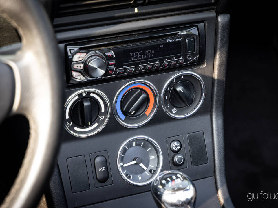 Image 32/45 of BMW Z3 2.2i (2000)