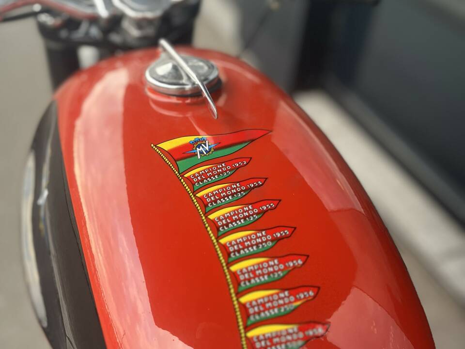 Imagen 9/12 de MV Agusta DUMMY (1956)