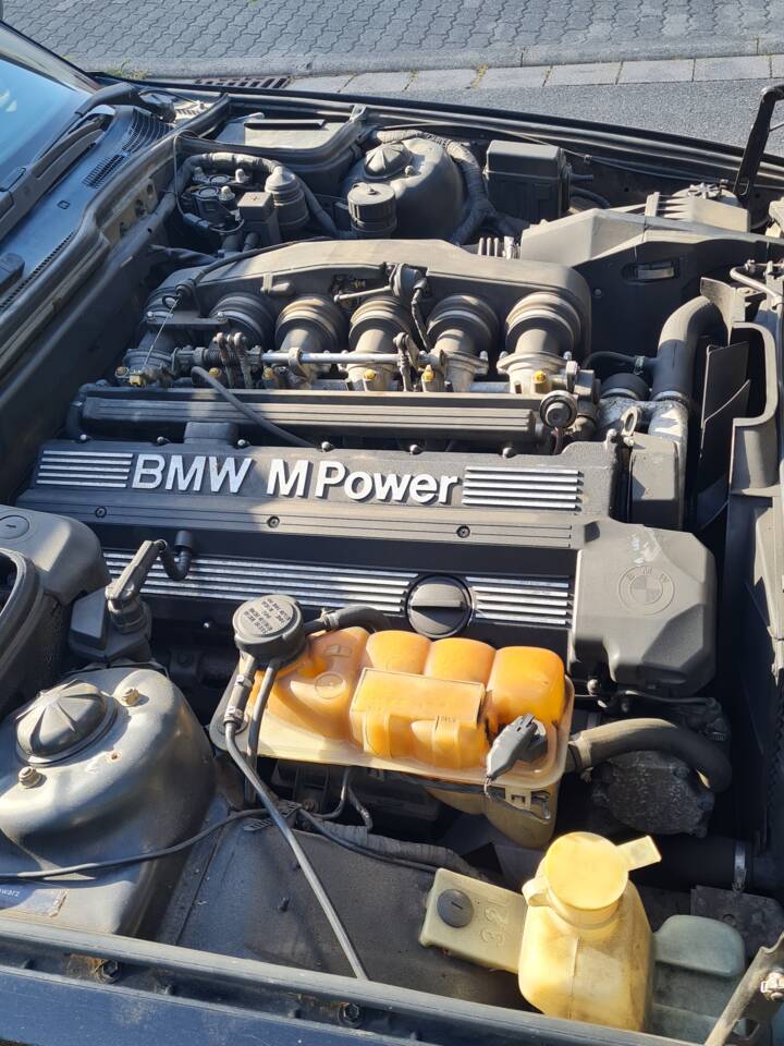 Image 5/11 of BMW M5 (1991)