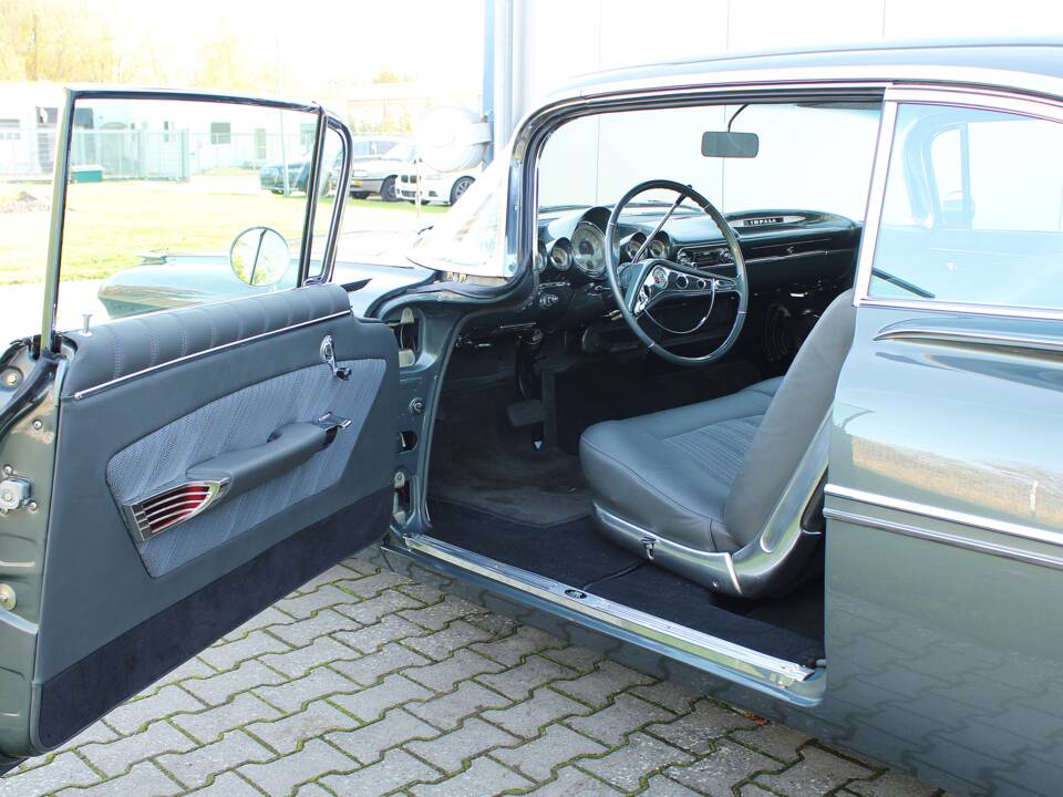 Bild 10/39 von Chevrolet Impala Sport Coupe (1959)