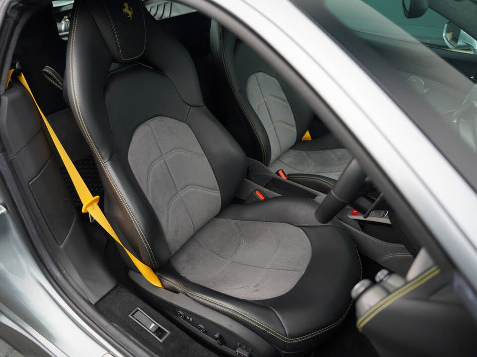 Image 13/50 de Ferrari 488 GTB (2019)