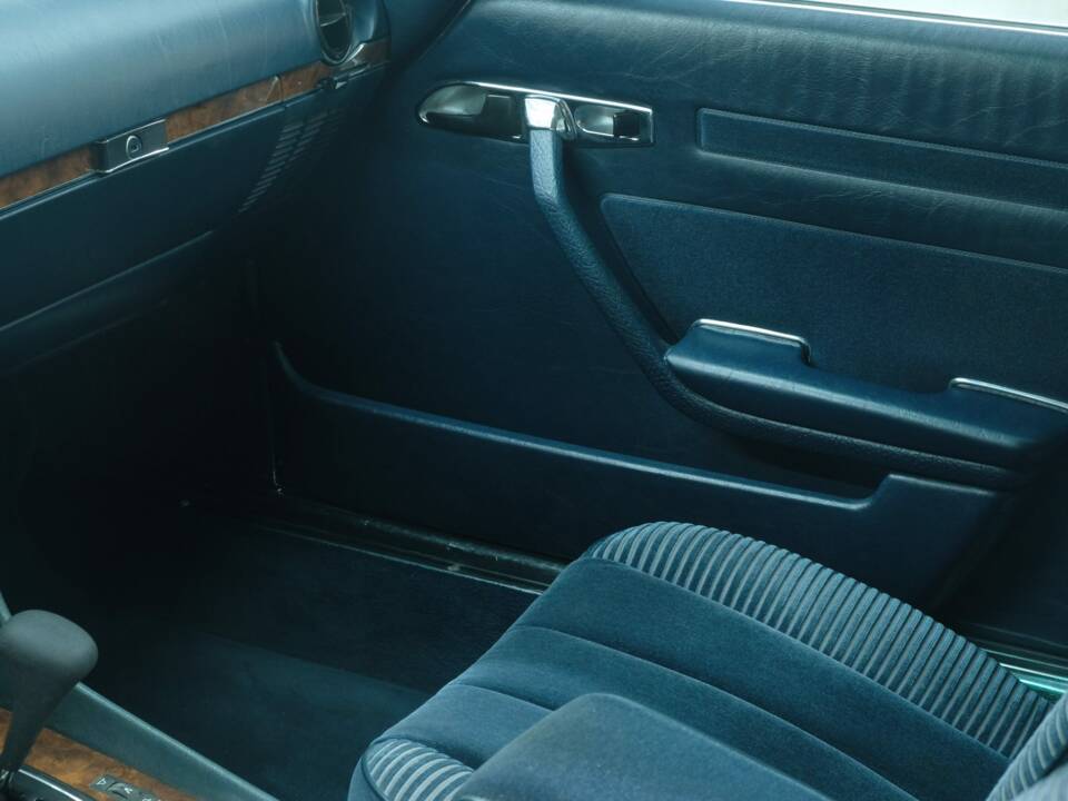 Image 21/50 de Mercedes-Benz 500 SLC (1981)