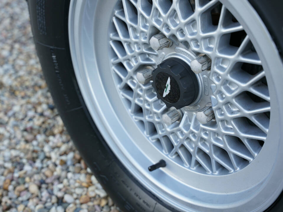 Image 28/50 of Aston Martin V8 (1980)