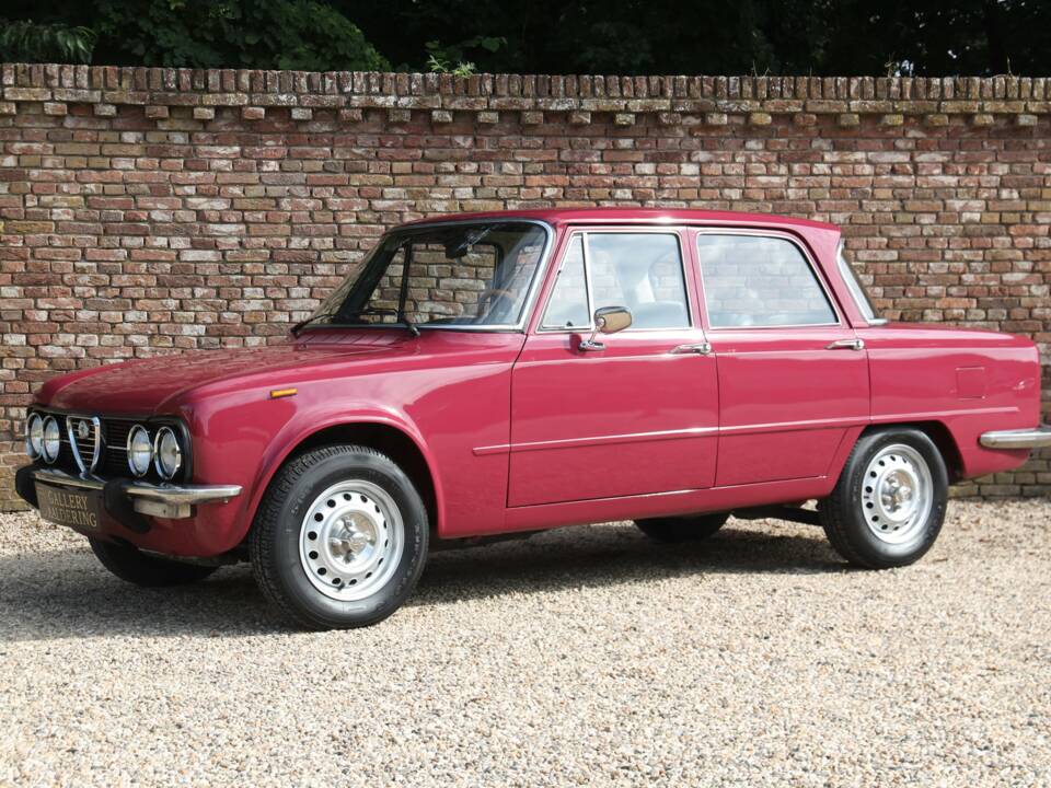 Bild 17/50 von Alfa Romeo Giulia Nuova Super 1300 (1975)