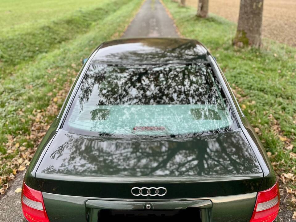 Immagine 2/26 di Audi A4 2.5 TDI (1999)