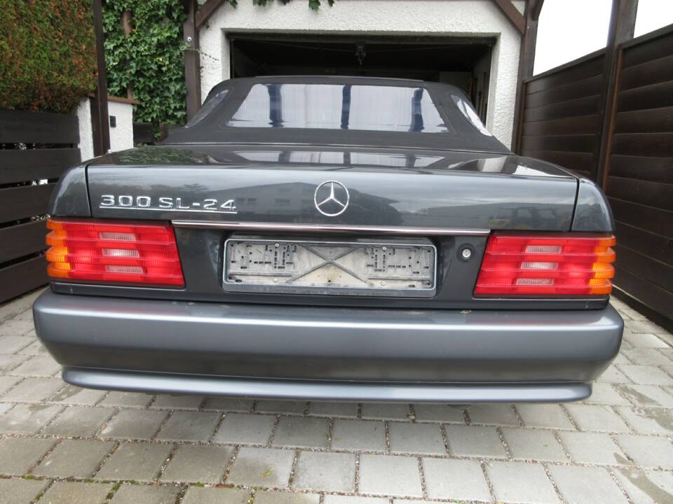Image 3/9 of Mercedes-Benz 300 SL-24 (1992)
