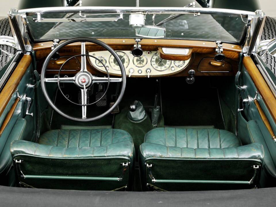 Afbeelding 11/21 van Mercedes-Benz 540 K Cabriolet A (1937)