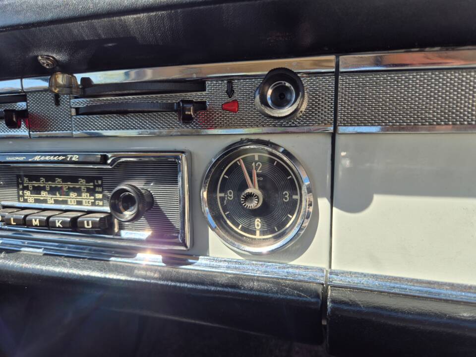 Image 36/62 of Mercedes-Benz 230 SL (1965)