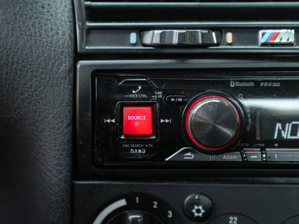 Bild 36/50 von BMW 318is "Class II" (1994)