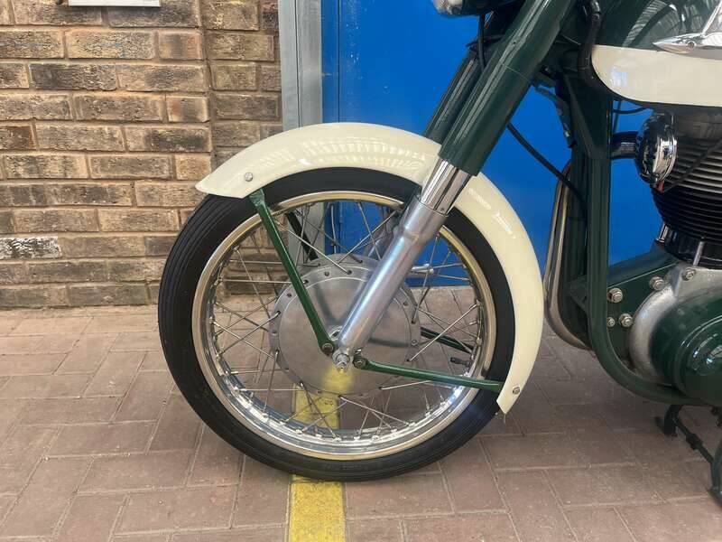 Image 5/17 of Norton DUMMY (1962)