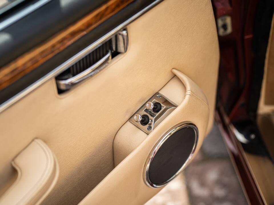 Bild 22/46 von Jaguar XJ 12 (1991)