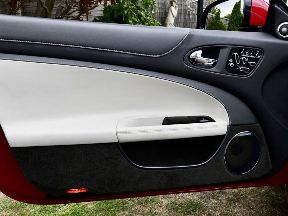 Image 40/50 of Jaguar XKR (2013)
