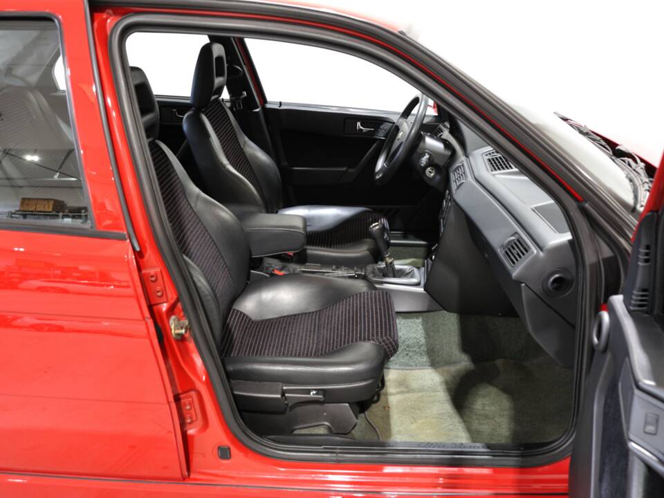 Imagen 21/30 de Alfa Romeo 155  2.0 Q4 4x4 (1992)