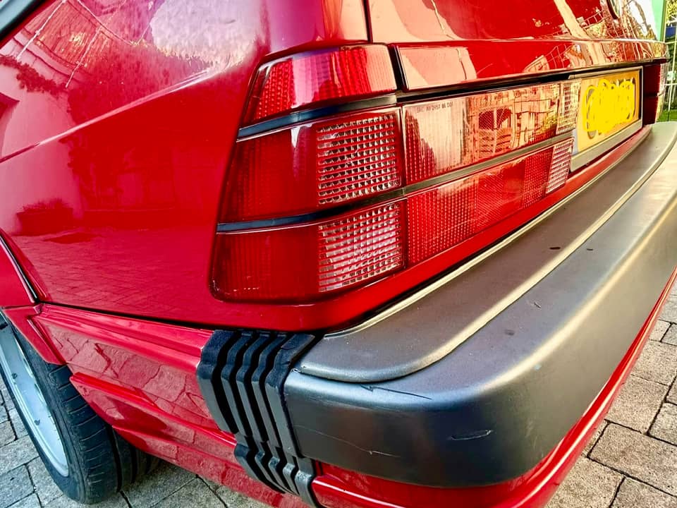 Image 18/30 of Alfa Romeo 75 3.0 V6 QV (1991)