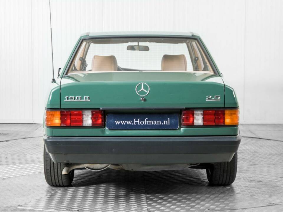 Obraz 13/50 pojazdu Mercedes-Benz 190 D 2.5 (1986)