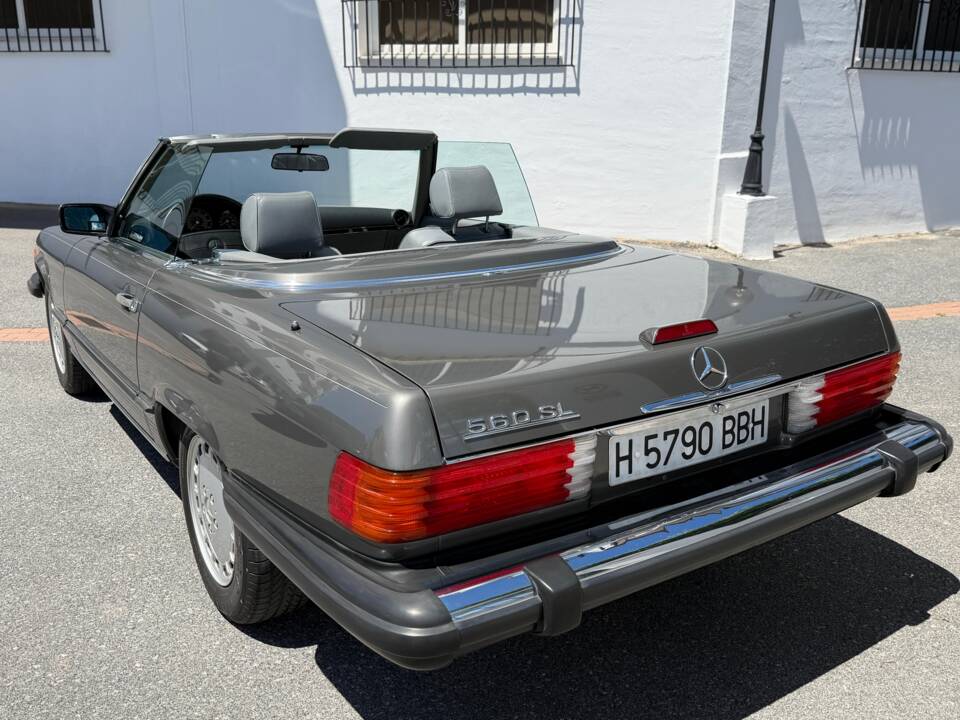 Imagen 4/12 de Mercedes-Benz 560 SL (1988)